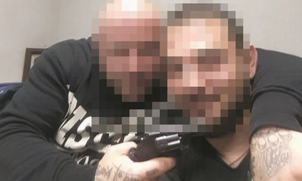 Η αγαθοεργίες του "νονού" του Πειραιά και η στρατολόγηση αναβατών ιπποδρόμου